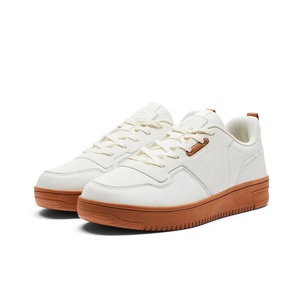 Baskets basses personnalisées pour hommes et femmes, en cuir, avec lacets, doublure en maille respirante recyclée, tendance mode durable, PU - Product Image 5