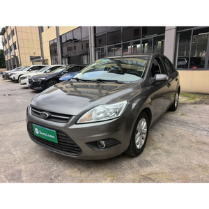Guazi Ford Focus 2013 Berline d'occasion Essence Manuelle Berline Professionnelle Traction Avant Gris Foncé Stock en Gros Voiture d'occasion pour Importateurs - Product Image 1
