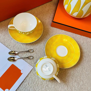 Nouvel ensemble de café et de thé en porcelaine fine, série Soleil Jaune Géométrique Européen, comprenant une cafetière, deux tasses et un plateau - Product Image 5