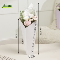 Boîte à fleurs en forme de cône triangulaire - Tube d'emballage floral rose portable pour l'emballage de bouquets et la décoration florale