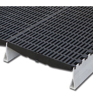 Pultruded FRP Triángulo Forma Frp Floor Beam Vigas de fibra de vidrio Soporte Slat Floor para cerdos - Product Image 1