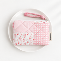 Pochette matelassée en coton à motif floral avec fermeture éclair et dragonne, multi-usage pour serviettes hygiéniques, rouge à lèvres, écouteurs, pièces de monnaie - Filles