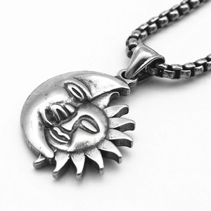 Yunnique – collier avec pendentif en acier inoxydable, motif soleil et lune, bijoux unisexes à la mode, design géométrique, ton argenté - Product Image 5