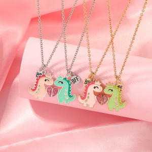 Женское ожерелье с золотым динозавром - Product Image 2