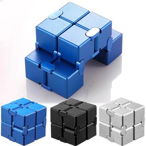 Jouets promotionnels en gros : Nouveau Fidget Cube amélioré, jouets sensoriels pour les doigts, cube infini en métal pour soulager le stress et l'anxiété - Product Image 1
