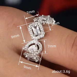Anello Vintage Geometrico a Goccia Quadrata per Donne, Accessorio Minimalista per Uso Quotidiano - Product Image 3