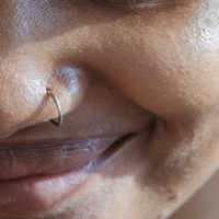 Cincin Hidung Titanium G23 Antialergi Perhiasan Tubuh Tanpa Sambungan untuk Pemakaian Sehari-hari