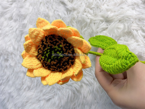 Venta al por mayor, ramo tejido a mano, ganchillo casero, flor <span class=keywords><strong>de</strong></span> punto, girasol <span class=keywords><strong>para</strong></span> regalo del Día del Maestro <span class=keywords><strong>de</strong></span> <span class=keywords><strong>la</strong></span> <span class=keywords><strong>madre</strong></span> <span class=keywords><strong>de</strong></span> San Valentín - Product Image 3