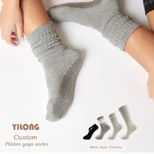 Yilong High Quality Logo Designer Compression Cotton Sport Fuzzy Yoga Custom Slouch Crew Yoga Pilates Socks Wholesale