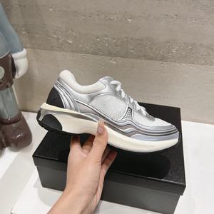 Zapatillas deportivas casuales con parte superior de lona y charol, marca de alta calidad, estampado de diseñador de lujo, diseño a cuadros - Product Image 4