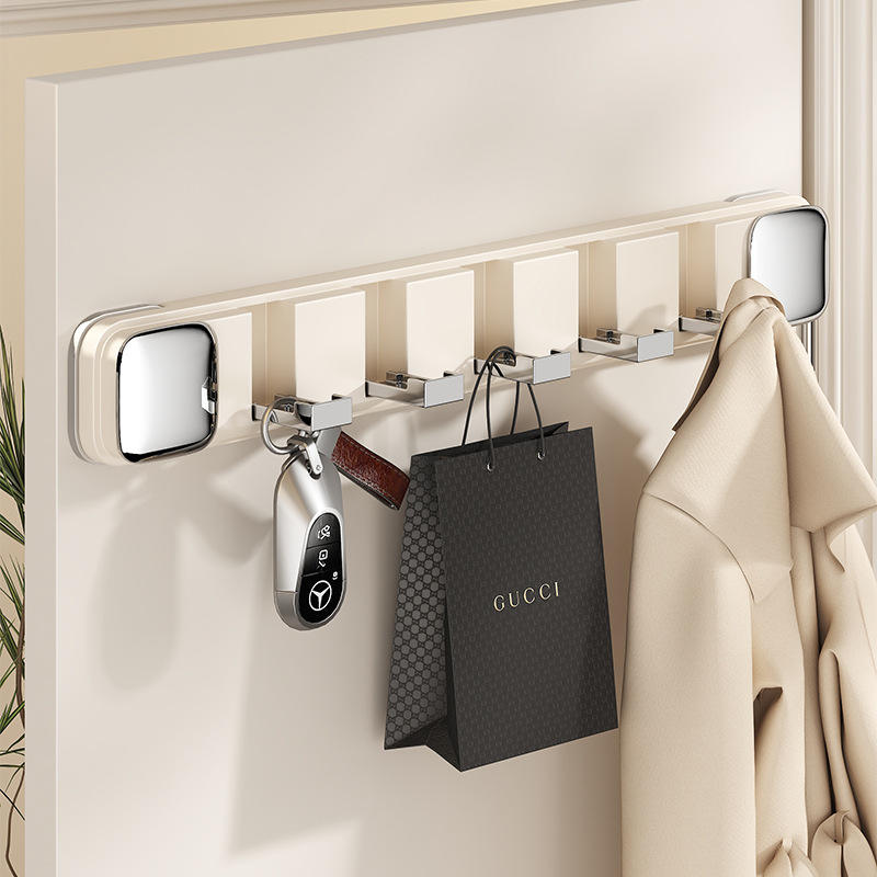 Blanc laiteux et argent brillant