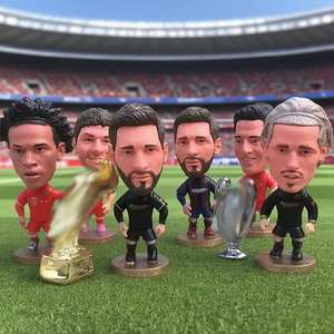 Vente en gros 2025 de figurines de football en résine personnalisées, <span class=keywords><strong>Messi</strong></span>, Ronaldo, Beckham, figurines de football pour tableau de bord, figurines de football pour voiture - Product Image 4