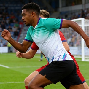 Uniforme de Fútbol para Adultos al por Mayor, de Alta Calidad, 100% Poliéster, Personalizado con Nombre del Equipo y Letras Impresas, de Secado Rápido F00 - Product Image 3