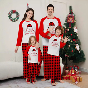 <span class=keywords><strong>Pigiama</strong></span> Natalizio Coordinato Famiglia 2026: Stampa Auto Bianca, Morbido e Alla Moda per Genitori e Figli - Product Image 3