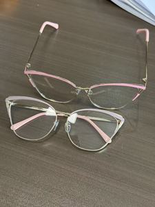Nuovi <span class=keywords><strong>Occhiali</strong></span> <span class=keywords><strong>con</strong></span> Lenti HD e Logo Personalizzato, Montatura Cat Eye in Metallo alla Moda <span class=keywords><strong>con</strong></span> Lenti Anti Luce Blu per Donne - Product Image 6