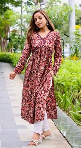 Premium 14 kg lourd rayonne impression feuille miroir travail magnifique Naira coupe costume avec pleine Flair robe manches longues Anarkali costume - Product Image 3