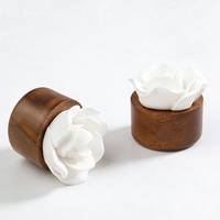 Diffuseur d'huiles essentielles en céramique parfumée, fait main, en bois, en forme de rose, pour la maison, désodorisant d'ambiance en porcelaine, vente en gros