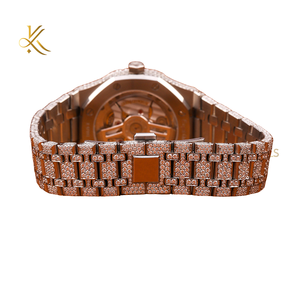 นาฬิกาเพชรมอยส์ซอไนต์หรูหราพร้อมเครื่องหมายบอกชั่วโมงเพชรและสายโลหะขัดเงานาฬิกาที่สมดุลของความเงางามและฟังก์ชั่น - Product Image 4