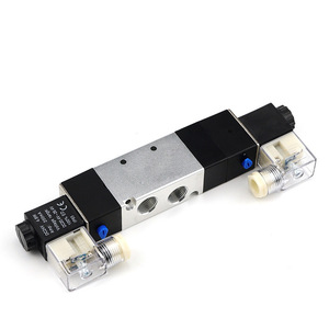 Válvula Solenoide de Cinco Vías y Tres Posiciones 4V330-08-10 DC24V, Tamaño de Puerto de 1/2 Pulgada, Parada Central y Sellado - Product Image 4