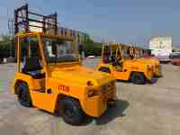Traktor 35T CTD35: Mesin ISUZU, Transmisi Okamura, Drawbar 35kN, Ban Pneumatik, Kipas, Wiper.