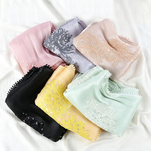 Pañuelo Hijab Zifeng OEM con Bordado Floral y Borde con Borlas, Pañuelo Versátil para la Cabeza, Moda Musulmana para Mujer - Product Image 6