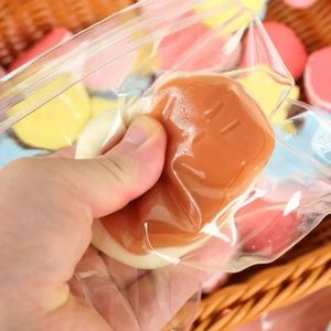 ของเล่นบีบคลายเครียด Taba Squishy น่ารัก ของเล่นบีบ TPR สำหรับเด็ก ขายดี ของเล่นรูปแมวชีสสุดคาวาอิ สำหรับคริสต์มาส - Product Image 6