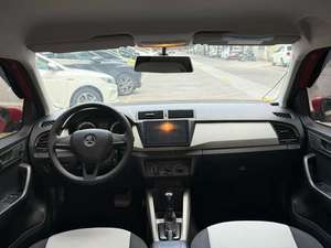 Skoda <span class=keywords><strong>Fabia</strong></span> 2017 1.4L Automatica Edizione Enjoy - Product Image 5