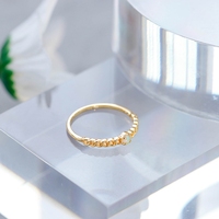 Bague en argent sterling 925 plaqué or 14 carats avec pierres précieuses, opale artificielle vintage et chaîne de perles simple, par Emotional Squillare Factory