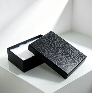 Boîtes à bijoux personnalisées AOPA, simples et embossées, vente en gros |   Boîte à bijoux haut de gamme pour la marque de boutique - Product Image 4