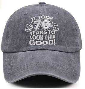 Cadeaux du 70e anniversaire Casquette de baseball Il a fallu 70 ans pour être aussi beau - Product Image 2