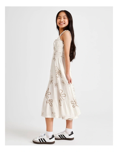 Robe en coton pour filles pour l'été avec des détails décoratifs, respirante, confortable et élégante pour un usage quotidien et les voyages - Product Image 4