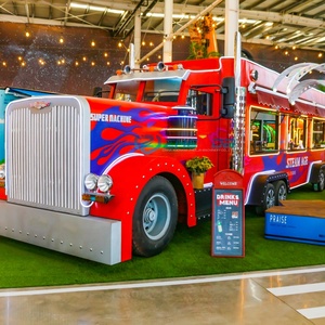 รถขายอาหารเคลื่อนที่หรูหราขนาดใหญ่สีแดงคุณภาพสูงสำหรับขายอาหารริมทางกลางแจ้งแบบใช้ไฟฟ้า - Product Image 1