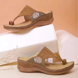 Nuove Ciabatte da Donna 2026, Taglie 41-43, con Ricamo Elettrico - Modello di Tendenza - Product Image 2