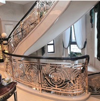 Rampe d'escalier décorative en bois pour villa, balustrade incurvée dorée en aluminium