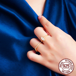 Anello Nuziale <span class=keywords><strong>da</strong></span> Donna in <span class=keywords><strong>Argento</strong></span> Sterling 925 Placcato Oro 18k con Zirconia Cubica Taglio Marquise, Accessorio per Abito <span class=keywords><strong>da</strong></span> <span class=keywords><strong>Sposa</strong></span> di Alta Gioielleria - Product Image 2