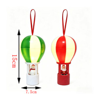 Décoration de Noël en gros : Ballon à air chaud lumineux avec Père Noël et Bonhomme de neige à l'intérieur, pendentif LED scintillant pour sapin de Noël, idéal pour les fêtes.