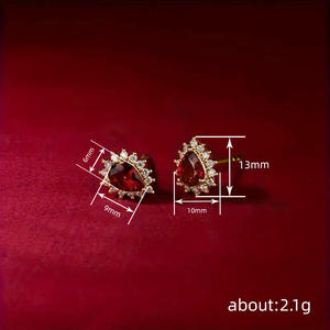 ต่างหูแบบติดหู E3873 สีทอง ประดับพลอยรูปหยดน้ำสีแดง รูปทรงดอกไม้ ทำจากโลหะผสมสังกะสี เหมาะสำหรับผู้หญิง สวมใส่ในงานปาร์ตี้ เครื่องประดับคลาสสิก - Product Image 6