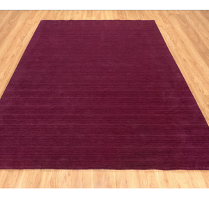 Tapis de sol bordeaux style Gabbeh en laine naturelle avec des lignes épurées et des nuances terreuses pour la décoration intérieure de la maison - Product Image 1