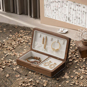 Boîte à bijoux et organiseur en bois gravé sur mesure YDF, boîte cadeau de mariage avec une capacité de 0-1L, origine Shandong, marque <span class=keywords><strong>KIKA</strong></span> - Product Image 3