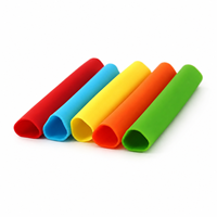 Manchon de protection triangulaire en caoutchouc de silicone personnalisé, antidérapant et flexible, pour poignées, quincaillerie de meubles et protection de lampes