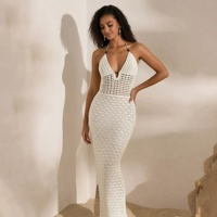 Robe de plage maxi ajourée unie personnalisée en usine pour femme, style tricoté sexy à col en V et dos nu, idéale pour les vacances, cache-maillot de bain