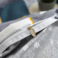 Ensemble Quatre Pièces en Coton Lavé Motif Petites Fleurs, Housse de Couette et Drap de Lit, Parure de Lit Douce pour la Peau, Vente en Gros Usine