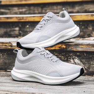 Chaussures de course pour hommes de haute qualité, amortissantes, à bout large, légères, antidérapantes, respirantes - Product Image 1