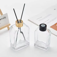 En gros, Ensemble diffuseur à bâtonnets en verre de luxe, Bouteille de parfum d'huiles essentielles d'aromathérapie premium, Bâtonnets, Sérums de soin pour la peau en flacon roll-on