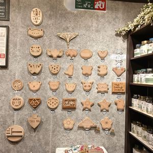 Wholesale Beech Wooden Ornament Pacifier Clip with Cartoony Animal Engraving Soother Chains for Babies Dropshipping - Product Image 1