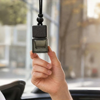 Bouteille diffuseur de parfum vide de 8 ml pour voiture, mini désodorisant, flacon en verre pour huiles essentielles avec bouchon en bois noir