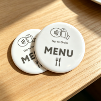 Autocollant de table NFC 13,56 MHz personnalisé avec impression offset et époxy, code QR pour commande de menu par contact, idéal pour la commande de table en restaurant – Vente directe usine