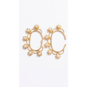 Pendientes de Oreja con Perlas Doradas y Flores |   Elegantes Pendientes de Flores |   Pendientes de Novia, Sin Perforación - Product Image 3