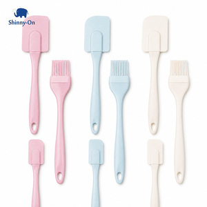 Nouvel ensemble d'ustensiles de pâtisserie transfrontalier Yangjiang en silicone 3 pièces avec brosse à huile et spatule à gâteau - Product Image 1