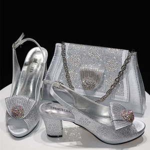 <span class=keywords><strong>Scarpe</strong></span> da Donna Peach Made in China, Tacchi Alti <span class=keywords><strong>con</strong></span> Borse Abbinate, Set di <span class=keywords><strong>Scarpe</strong></span> e Borsette in Pelle PU <span class=keywords><strong>con</strong></span> Cristalli Luccicanti - Product Image 4